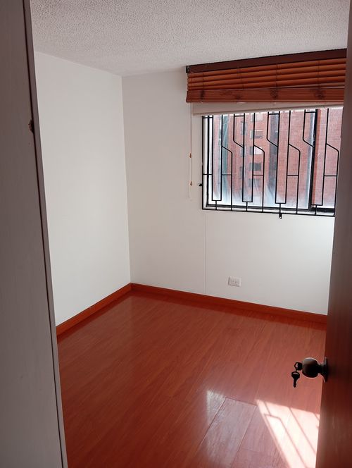 Apartamento de 3 alcobas en venta en Hayuelos, Bogotá, 70 m² · foto 9 de 15