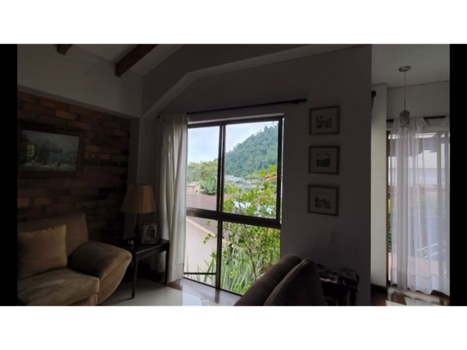 Casa de 3 alcobas en venta en San Cancio, Manizales, 235 m² · foto 6 de 21