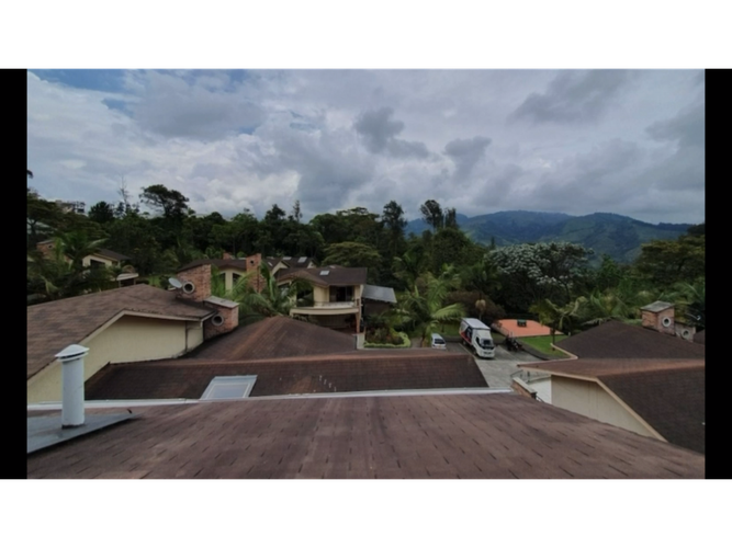 Casa de 3 alcobas en venta en San Cancio, Manizales, 235 m² · foto 14 de 21