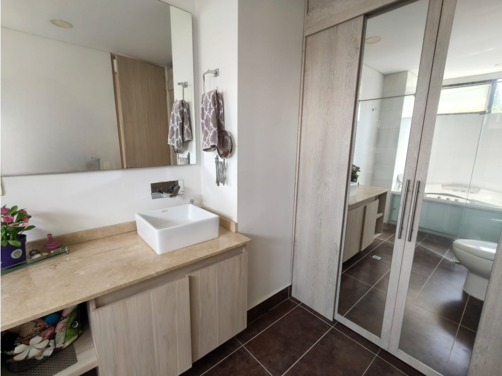 Apartamento en venta en Loma Del Esmeraldal, Envigado · foto 24 de 24