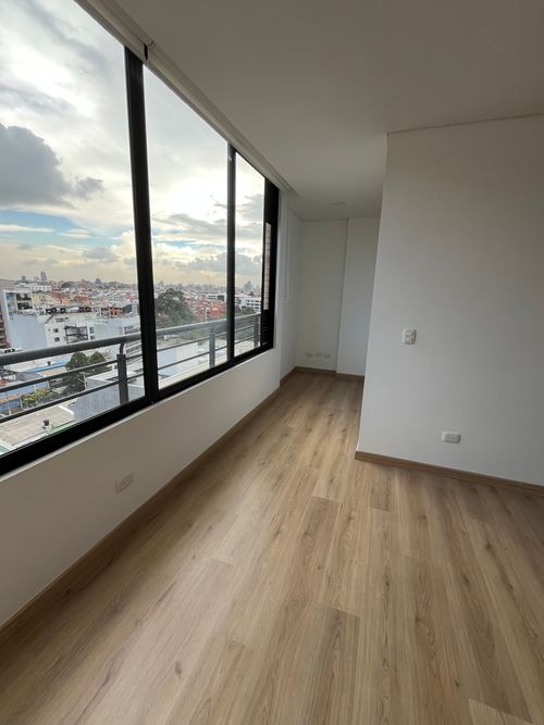 Apartamento de 2 alcobas en venta en Santa Barbara, Bogotá, 64 m² · foto 4 de 12