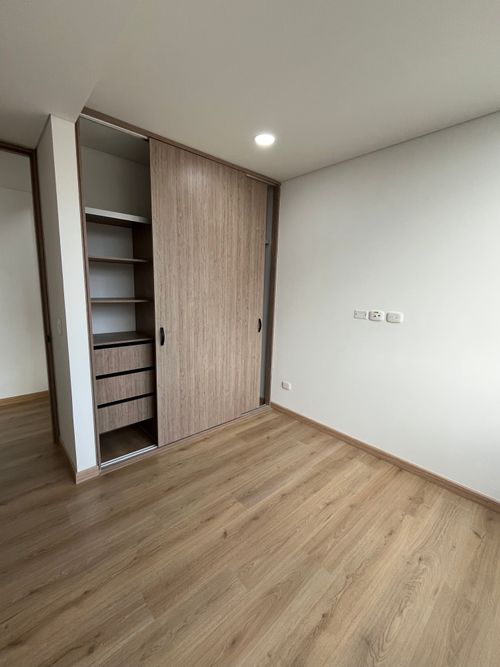 Apartamento de 2 alcobas en venta en Santa Barbara, Bogotá, 64 m² · foto 9 de 12