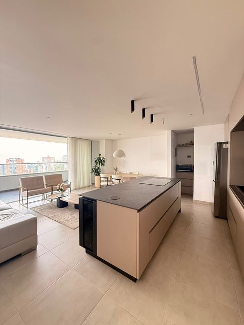 Apartamento de 4 alcobas en venta en Camino Verde, Envigado, 225 m² · foto 6 de 20