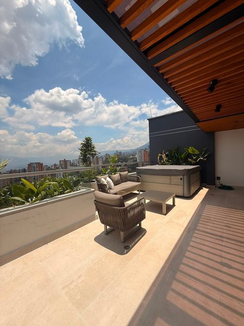 Apartamento de 4 alcobas en venta en Camino Verde, Envigado, 225 m² · foto 4 de 20