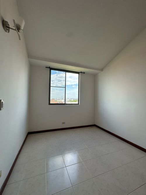Apartamento en venta en La Hacienda, Cali · foto 5 de 13