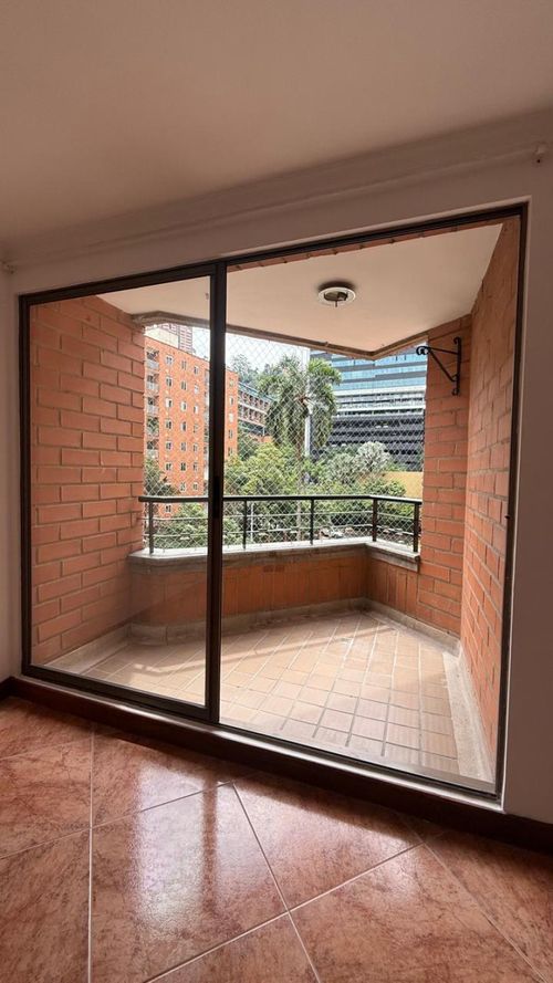 Apartamento de 3 alcobas en arriendo en El Poblado, Medellín, 145 m² · foto 7 de 24