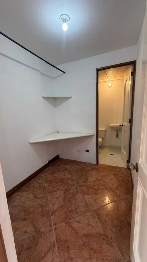 Apartamento de 3 alcobas en arriendo en El Poblado, Medellín, 145 m² · foto 8 de 24