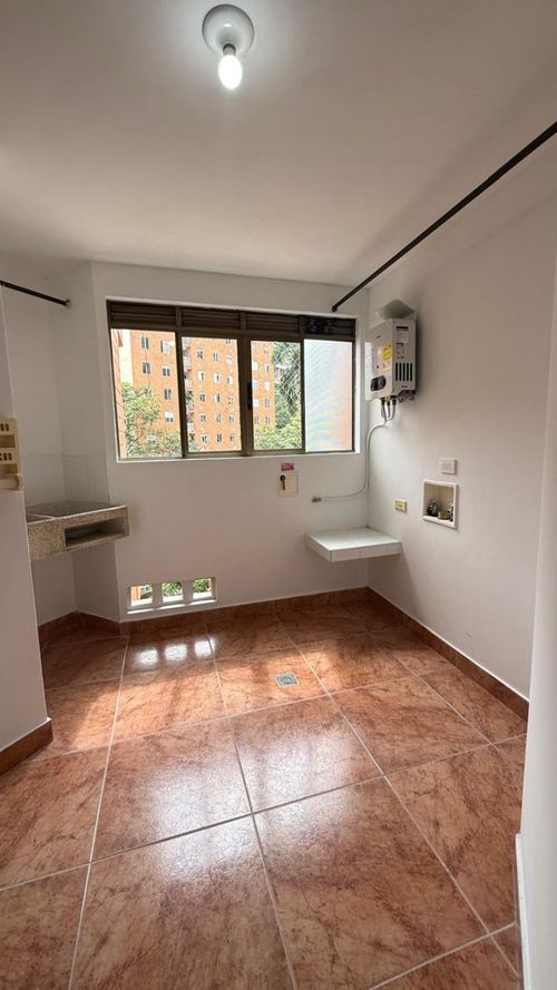 Apartamento de 3 alcobas en arriendo en El Poblado, Medellín, 145 m² · foto 9 de 24