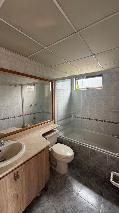 Apartamento de 3 alcobas en arriendo en El Poblado, Medellín, 145 m² · foto 20 de 24
