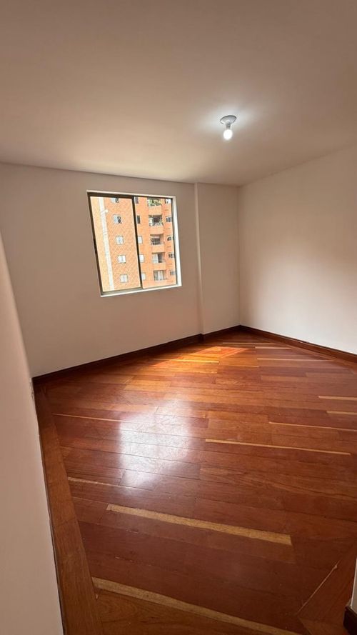 Apartamento de 3 alcobas en arriendo en El Poblado, Medellín, 145 m² · foto 23 de 24