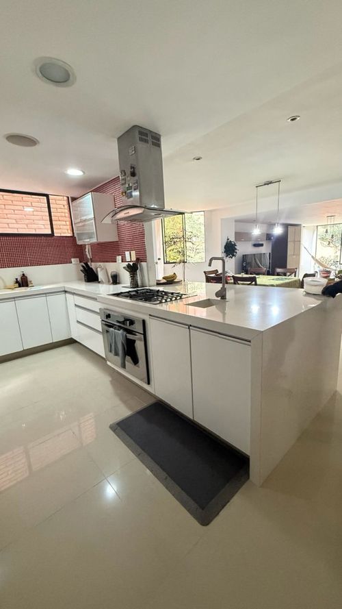 Apartamento de 3 alcobas en venta en Los Balsos, Medellín, 170 m² · foto 14 de 24