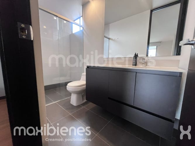 Apartamento de 2 alcobas en arriendo en Las Lomas, Medellín, 100 m² · foto 9 de 10