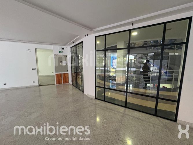 Local en arriendo en Los Balsos, Medellín, 138 m² · foto 2 de 17