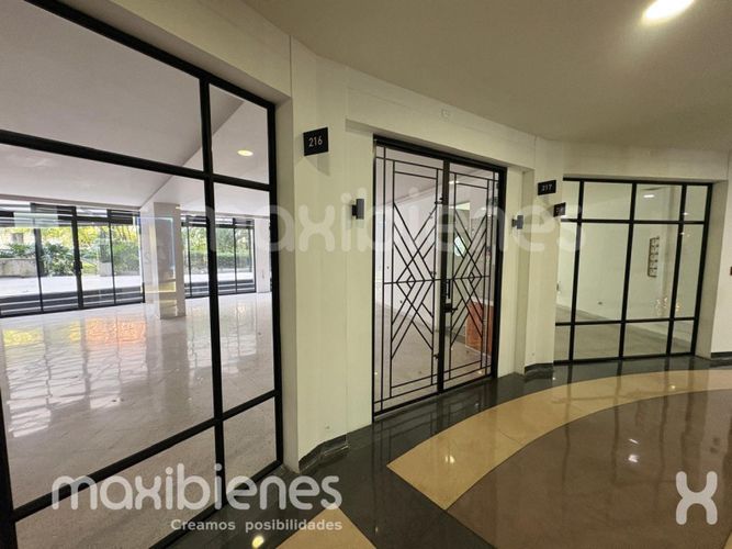 Local en arriendo en Los Balsos, Medellín, 138 m² · foto 3 de 17