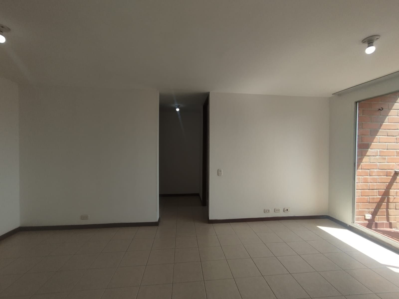 Apartamento en arriendo en El Poblado, Medellín · foto 3 de 15