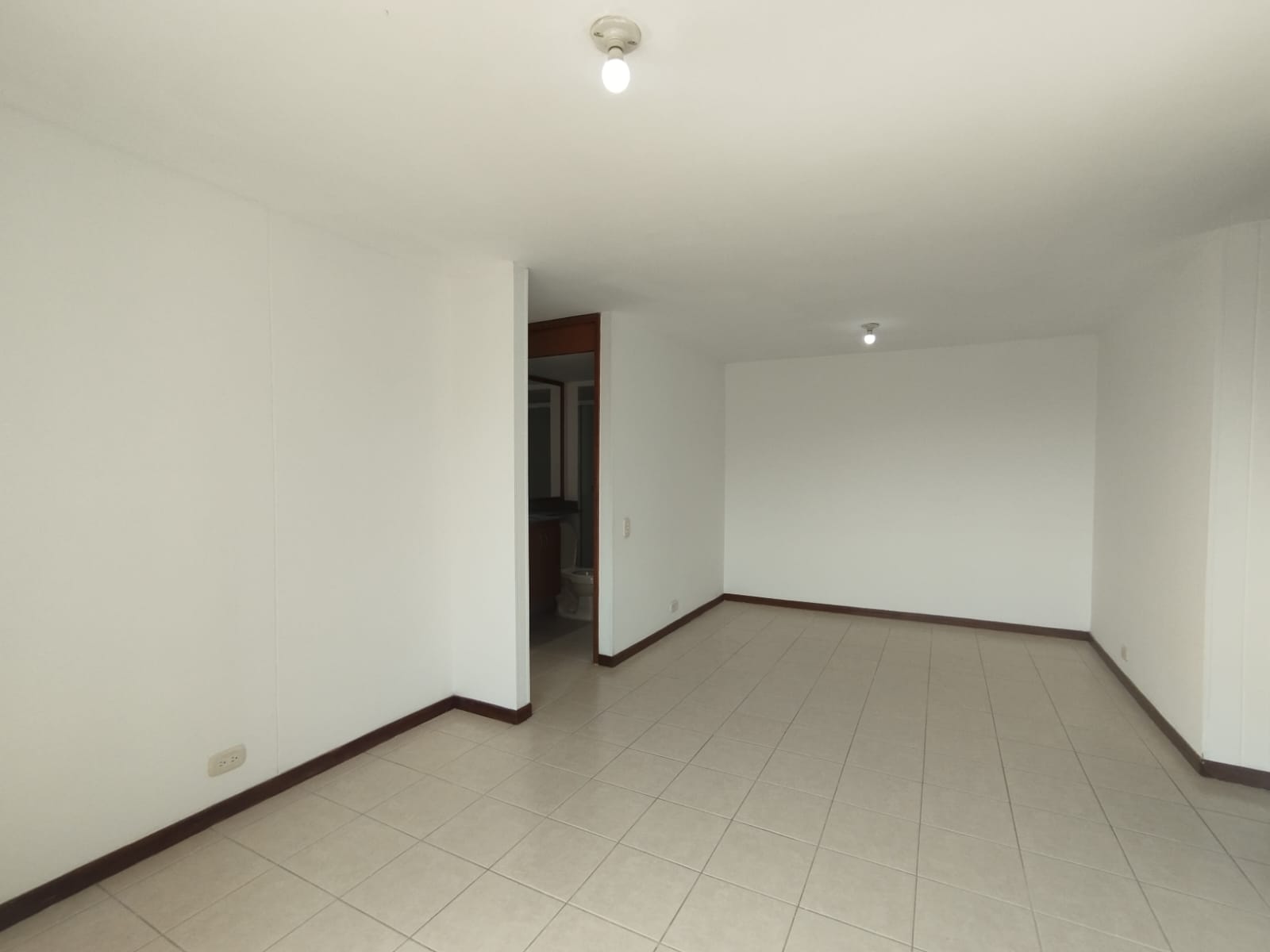 Apartamento en arriendo en El Poblado, Medellín · foto 4 de 15