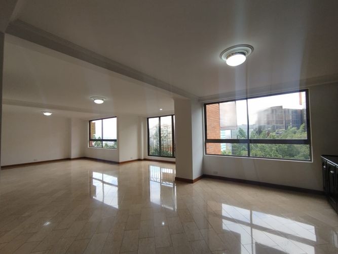 Apartamento de 3 alcobas en arriendo en El Poblado, Medellín, 178 m² · foto 4 de 20
