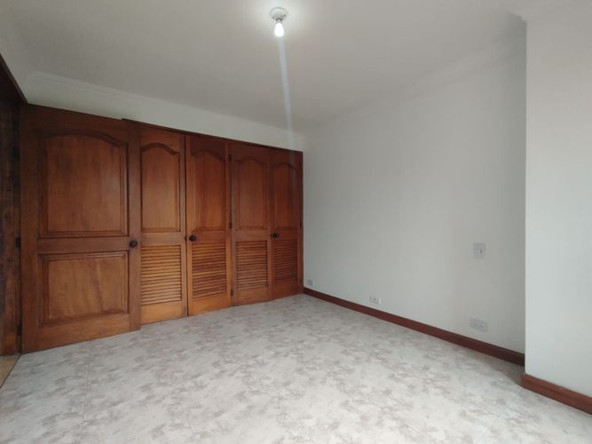Apartamento de 3 alcobas en arriendo en El Poblado, Medellín, 178 m² · foto 8 de 20
