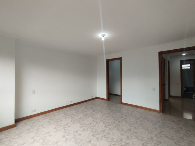 Apartamento de 3 alcobas en arriendo en El Poblado, Medellín, 178 m² · foto 10 de 20