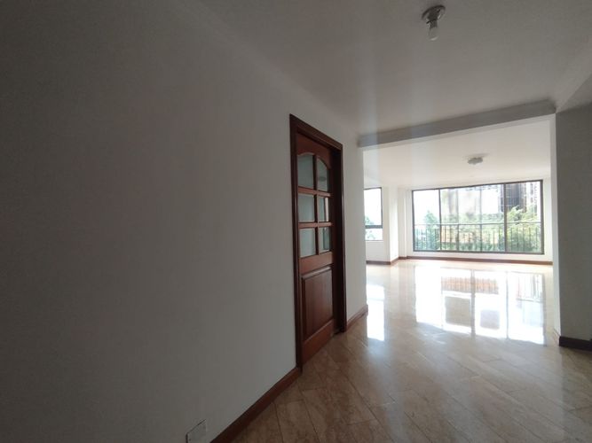 Apartamento de 3 alcobas en arriendo en El Poblado, Medellín, 178 m² · foto 18 de 20