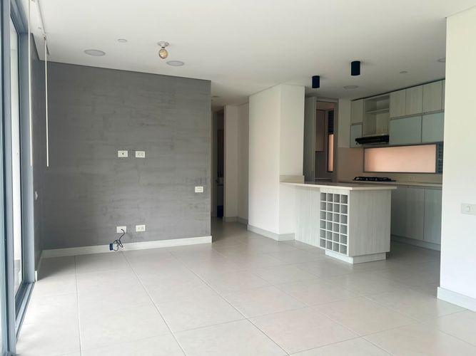Apartamento de 2 alcobas en arriendo en Cumbres, Envigado, 78 m² · foto 3 de 15