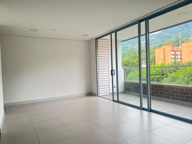 Apartamento de 2 alcobas en arriendo en Cumbres, Envigado, 78 m² · foto 2 de 15