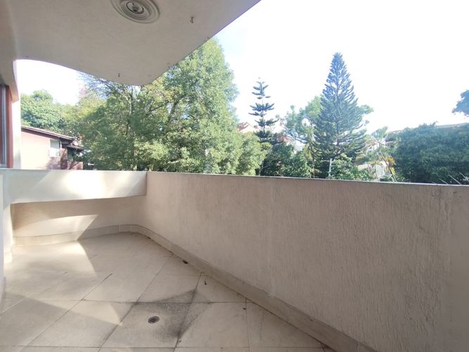 Apartamento de 3 alcobas en arriendo en El Poblado, Medellín, 150 m² · foto 3 de 16