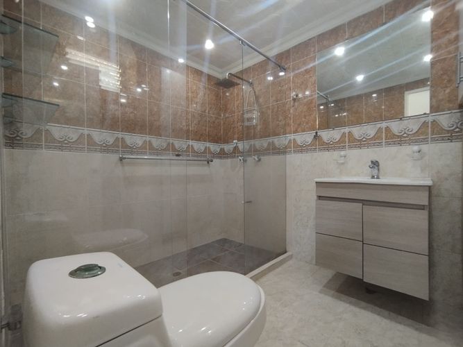 Apartamento de 3 alcobas en arriendo en El Poblado, Medellín, 150 m² · foto 9 de 16