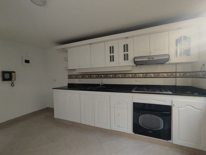 Apartamento de 3 alcobas en arriendo en El Poblado, Medellín, 150 m² · foto 15 de 16