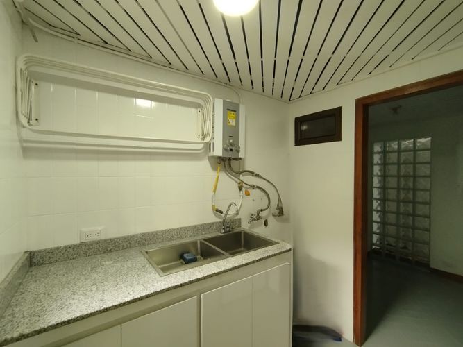 Apartamento de 2 alcobas en arriendo en El Poblado, Medellín, 90 m² · foto 8 de 16