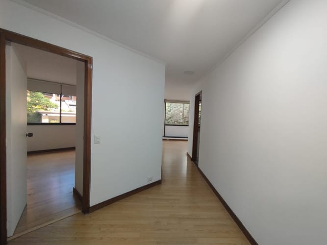 Apartamento de 2 alcobas en arriendo en El Poblado, Medellín, 90 m² · foto 13 de 16