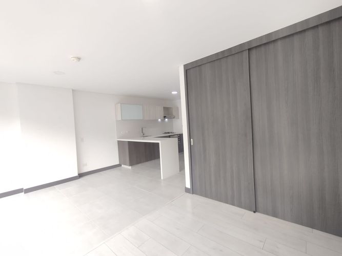 Apartaestudio en arriendo en El Poblado, Medellín, 51 m² · foto 5 de 15