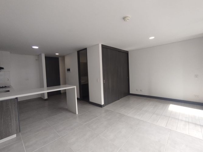 Apartaestudio en arriendo en El Poblado, Medellín, 51 m² · foto 8 de 15