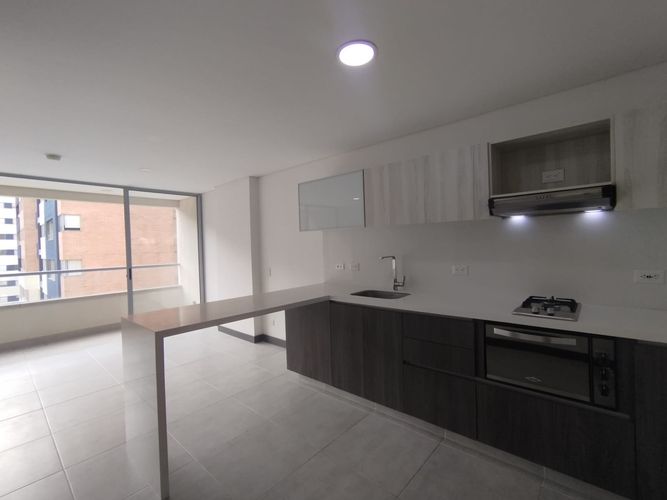 Apartaestudio en arriendo en El Poblado, Medellín, 51 m² · foto 9 de 15