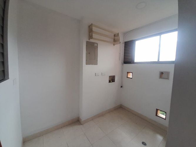 Apartamento de 3 alcobas en arriendo en El Poblado, Medellín, 350 m² · foto 10 de 20