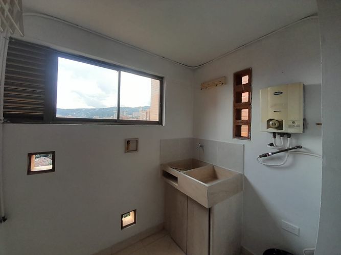 Apartamento de 3 alcobas en arriendo en El Poblado, Medellín, 350 m² · foto 12 de 20