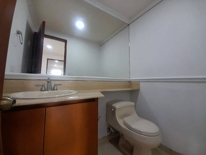 Apartamento de 3 alcobas en arriendo en El Poblado, Medellín, 350 m² · foto 14 de 20