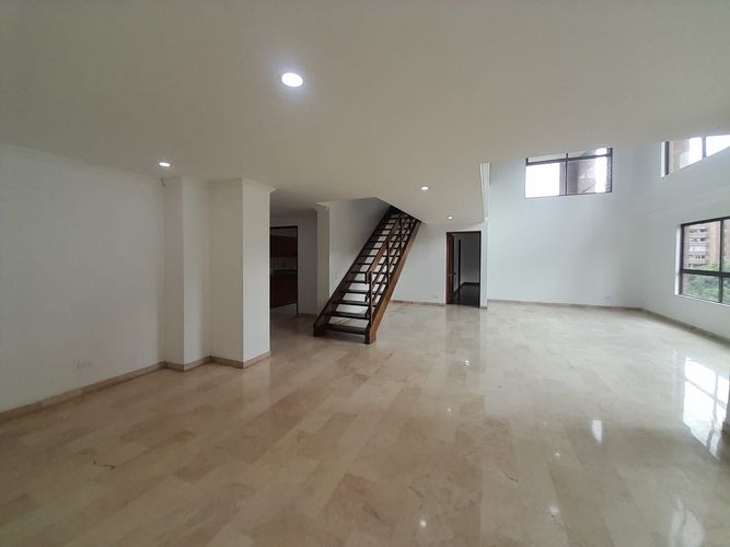 Apartamento de 3 alcobas en arriendo en El Poblado, Medellín, 350 m² · foto 19 de 20