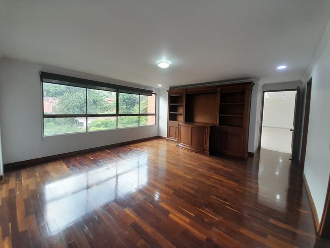 Apartamento de 3 alcobas en arriendo en El Poblado, Medellín, 350 m² · foto 20 de 20