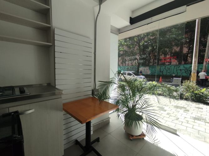 Local en arriendo en Villa Carlota, Medellín, 14 m² · foto 3 de 9