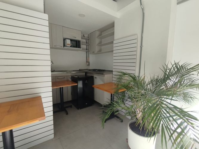 Local en arriendo en Villa Carlota, Medellín, 14 m² · foto 5 de 9