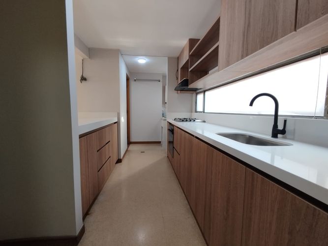 Apartamento de 2 alcobas en arriendo en Las Lomas, Medellín, 130 m² · foto 4 de 19