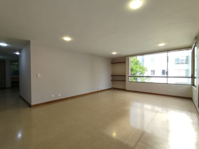 Apartamento de 2 alcobas en arriendo en Las Lomas, Medellín, 130 m² · foto 5 de 19