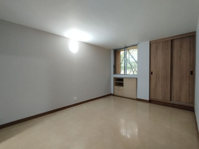 Apartamento de 2 alcobas en arriendo en Las Lomas, Medellín, 130 m² · foto 13 de 19