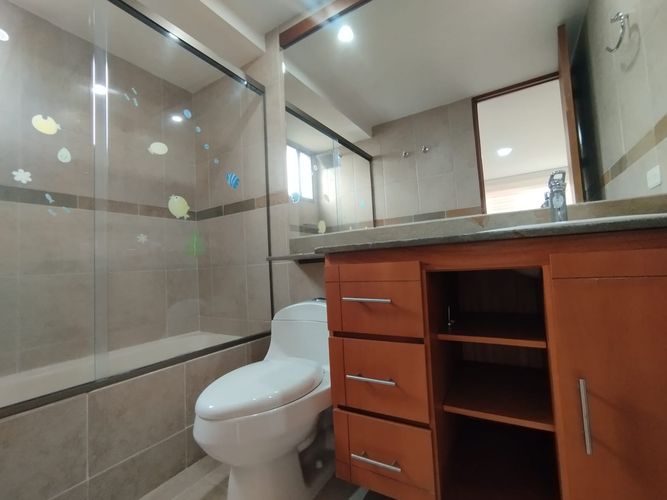 Apartamento de 3 alcobas en arriendo en El Poblado, Medellín, 134 m² · foto 4 de 20