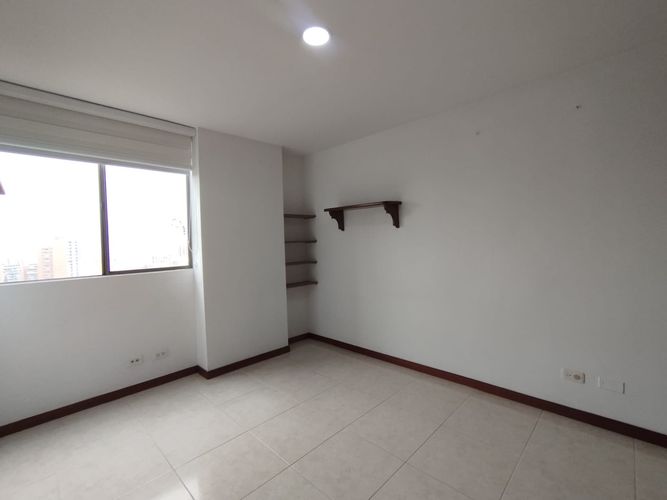 Apartamento de 3 alcobas en arriendo en El Poblado, Medellín, 134 m² · foto 5 de 20
