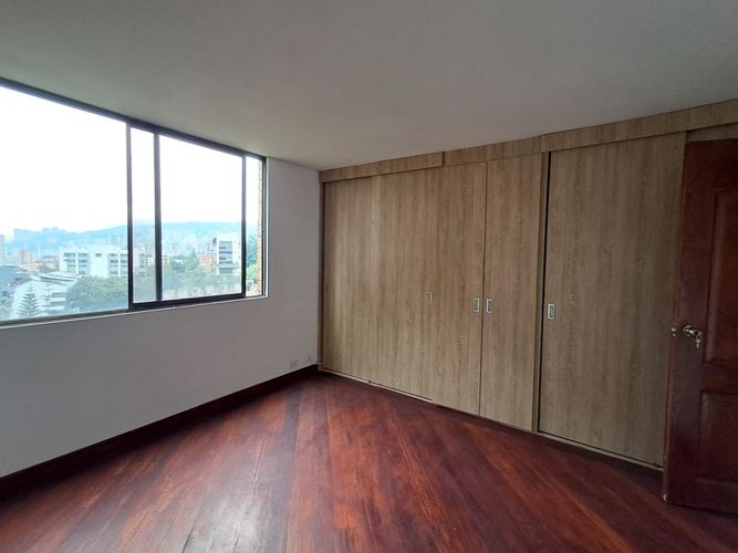 Apartamento de 3 alcobas en arriendo en Los Balsos, Medellín, 112 m² · foto 5 de 17