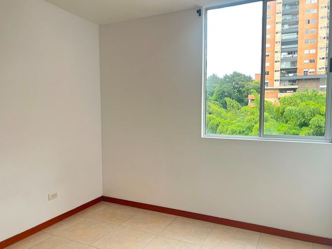 Apartamento de 3 alcobas en arriendo en Cumbres, Envigado, 86 m² · foto 9 de 16