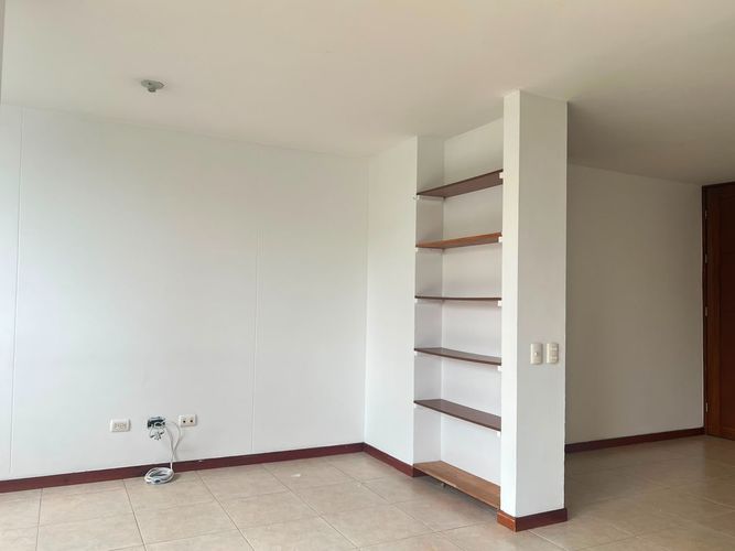 Apartamento de 3 alcobas en arriendo en Cumbres, Envigado, 86 m² · foto 8 de 16