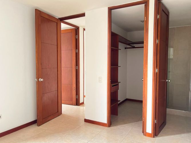 Apartamento de 3 alcobas en arriendo en Cumbres, Envigado, 86 m² · foto 10 de 16